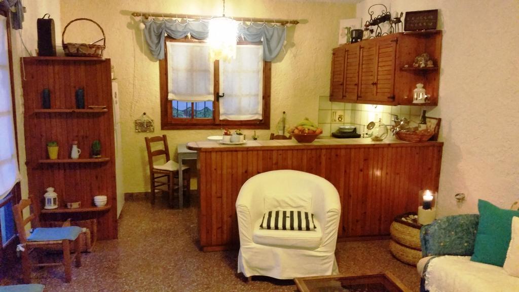 Holiday home Vourleza Vacation House Near Airport