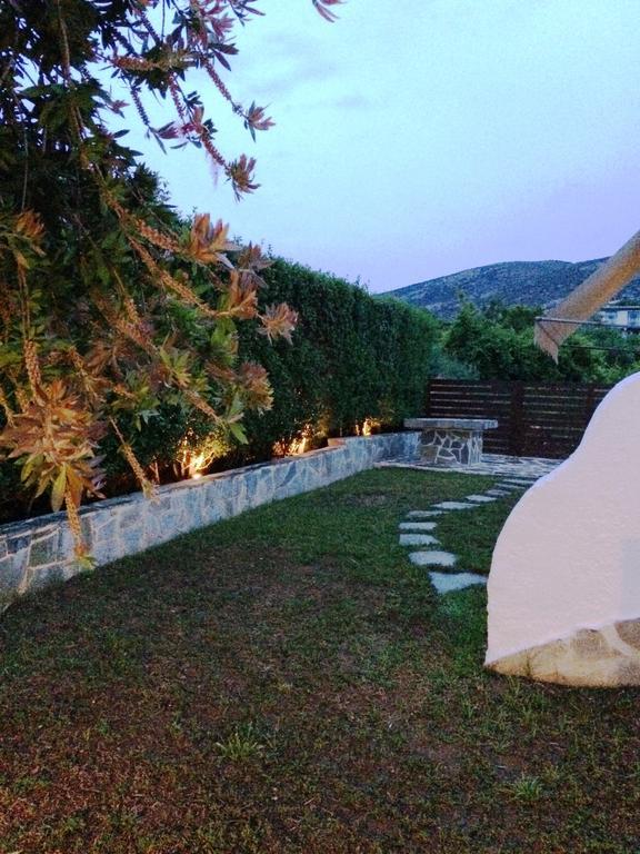Vourleza Vacation House Near Airport Holiday home