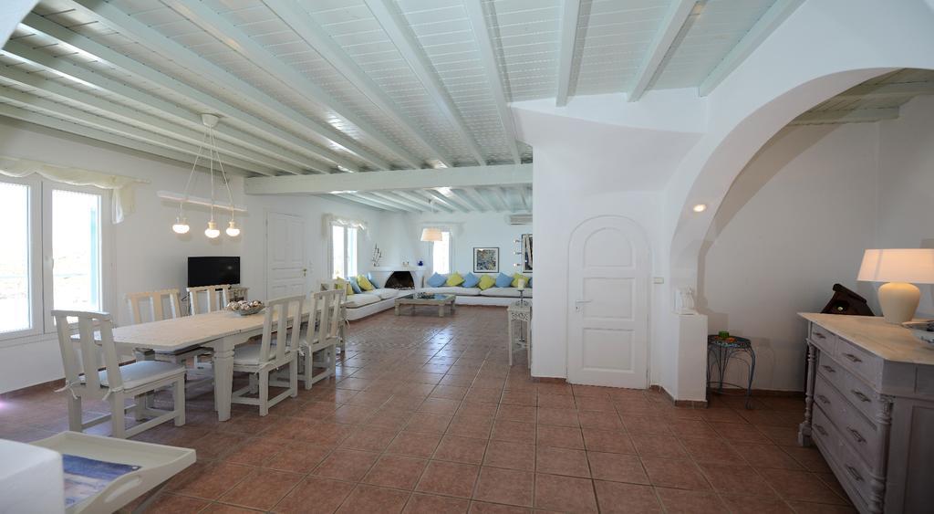 V Villa *