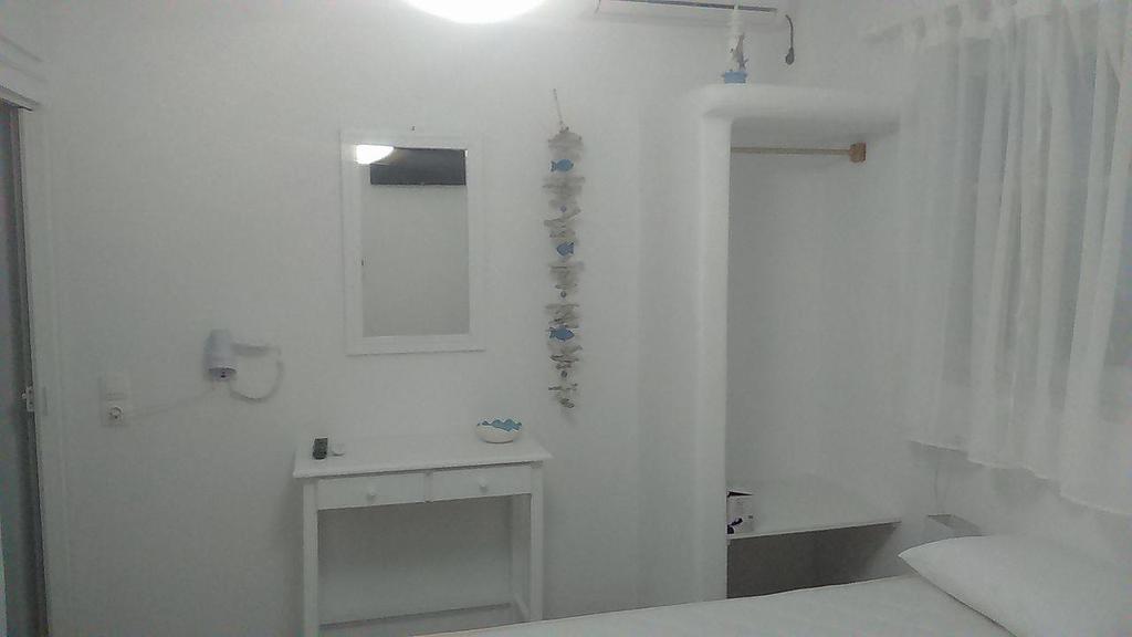 Thea Serifos Guest house *