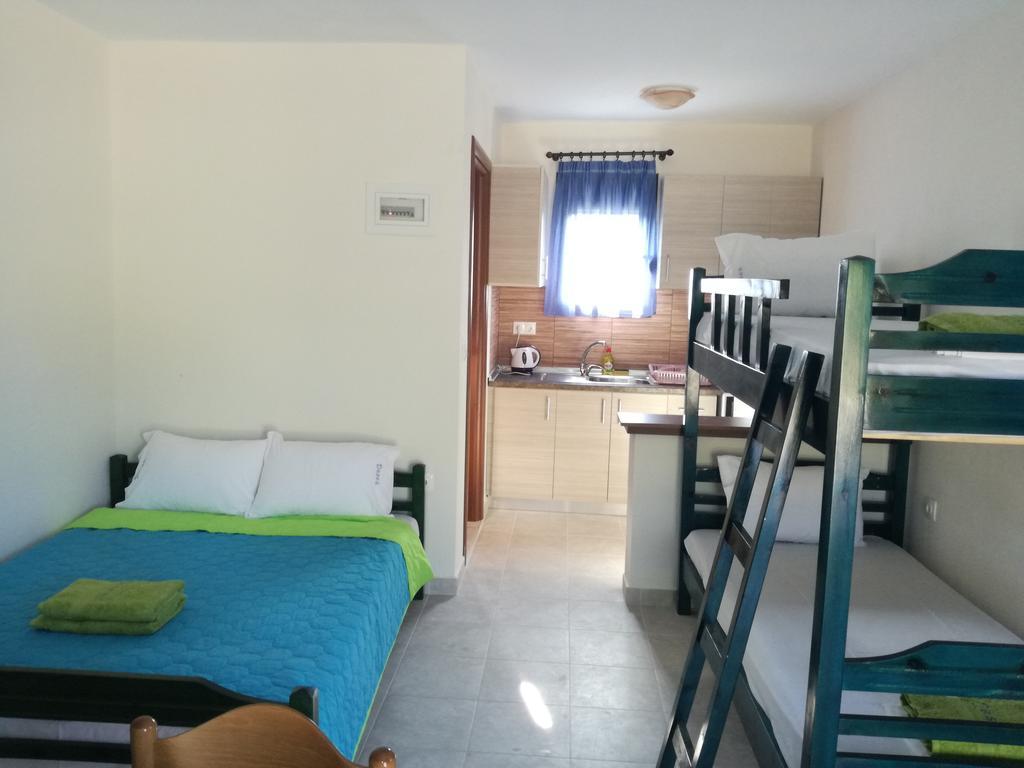 Pappou's Apartment *