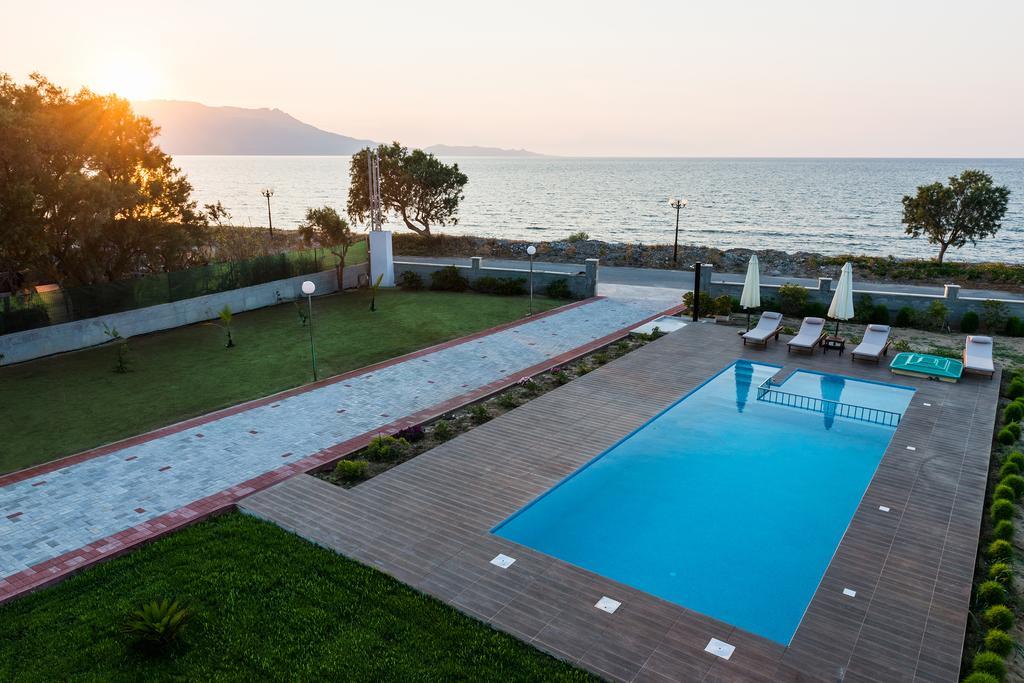 Niovi Seaside *