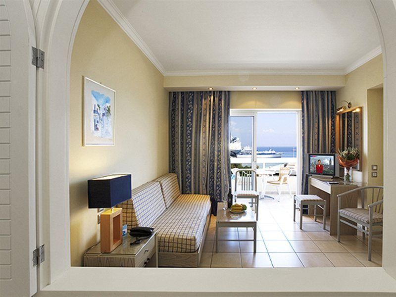 Aparthotel Athineon 4*
