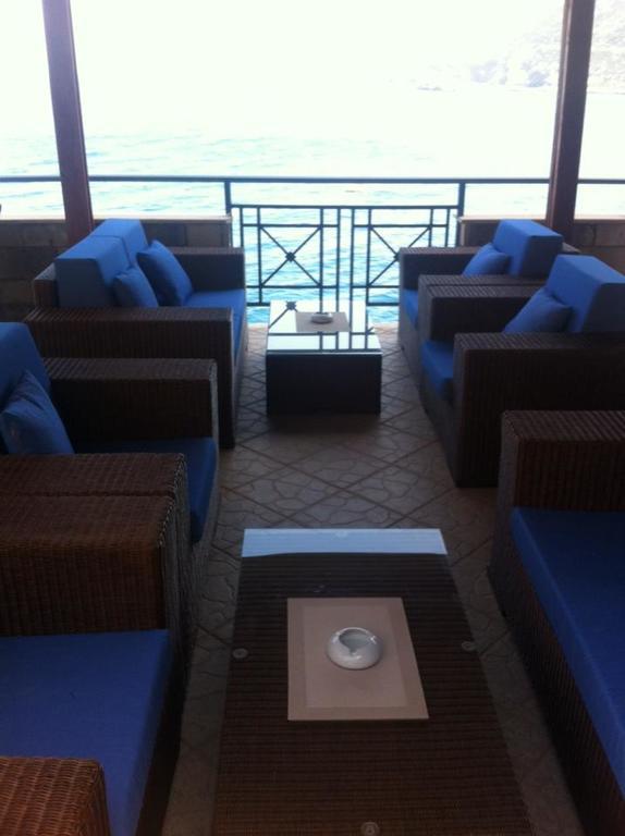 Sea View Cafe And Cocktail Bar Apartment
