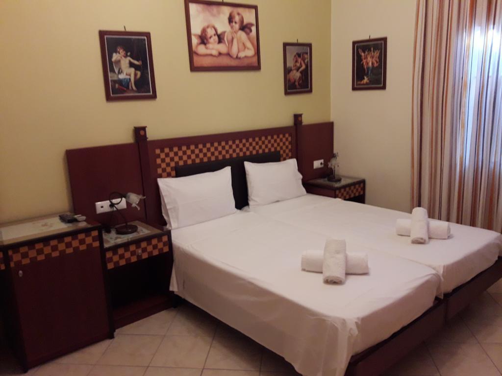 Parthenon Hotel 2*