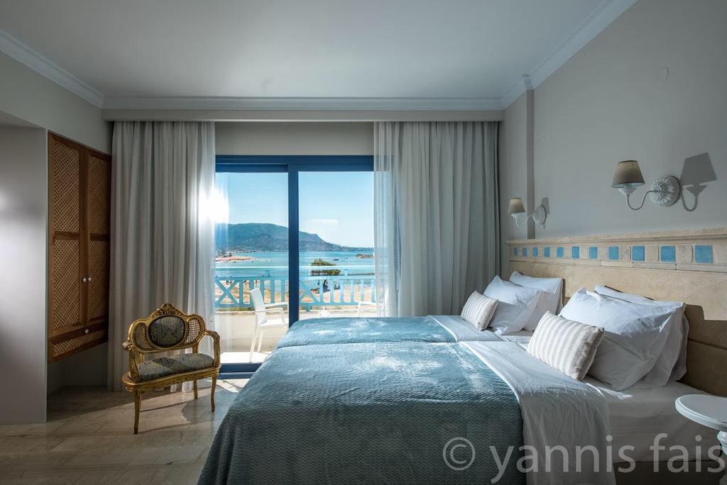 Aparthotel Pyrgos Blue 3*