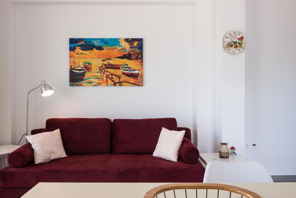 Niovi Seaside Apartment