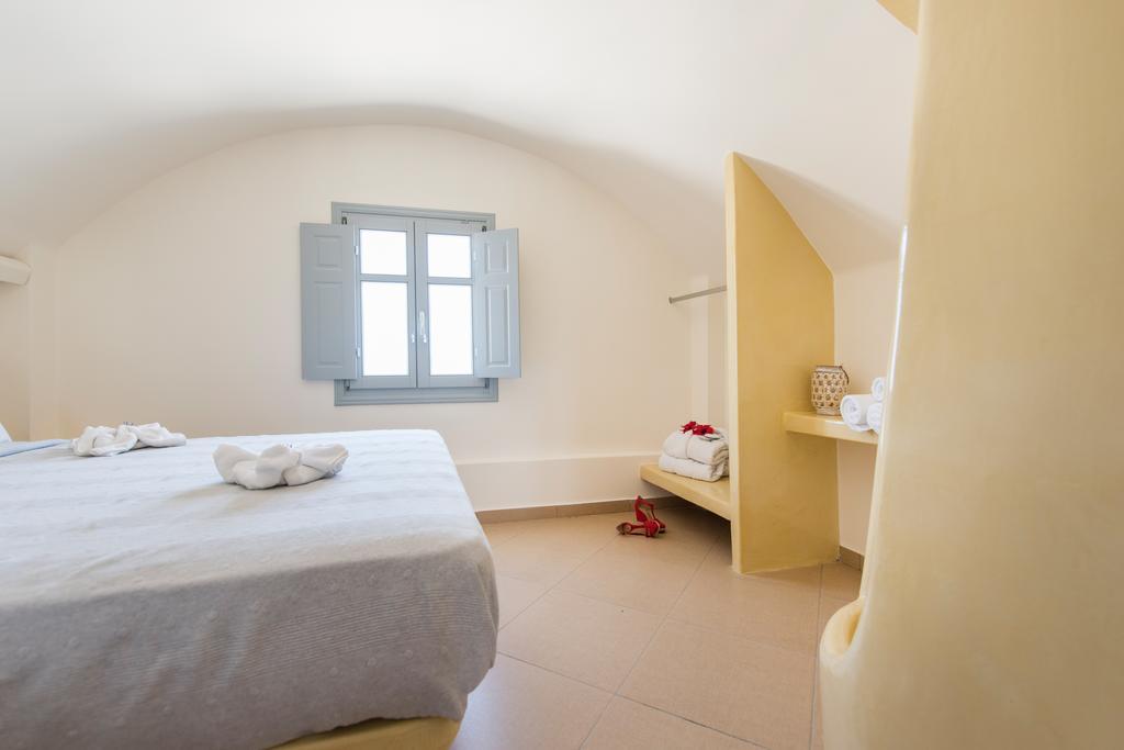 Secret Earth - Santorini Villa *