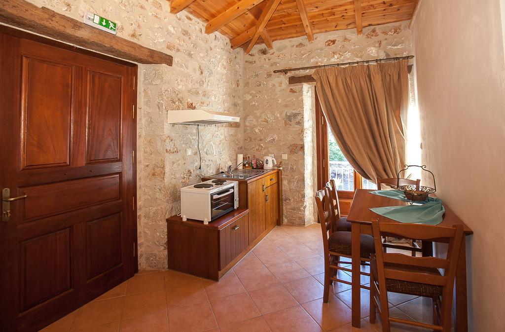 Anigraia Aparthotel 3*