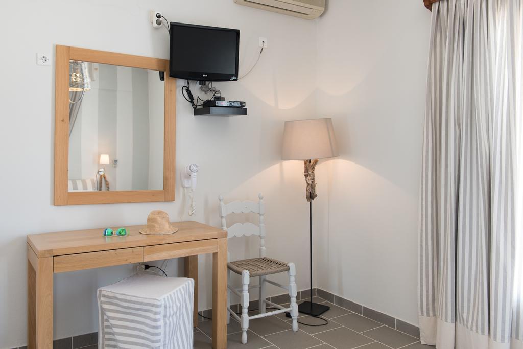 Aparthotel Aeolos