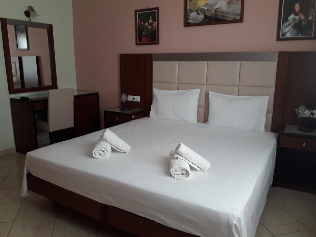 Parthenon Hotel 2*