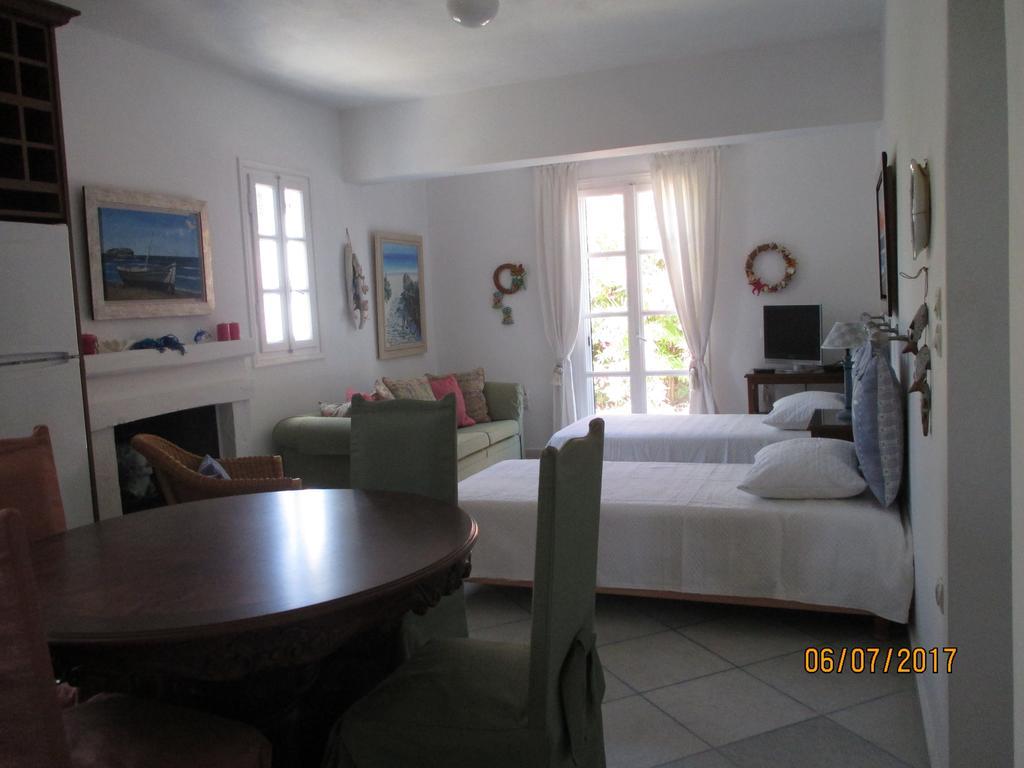 Sea Shell Plaka (Naxos)