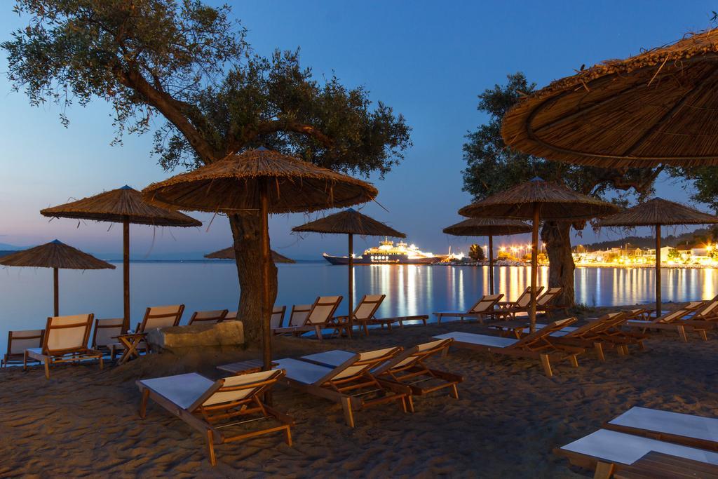 By The Sea Luxury Apartment