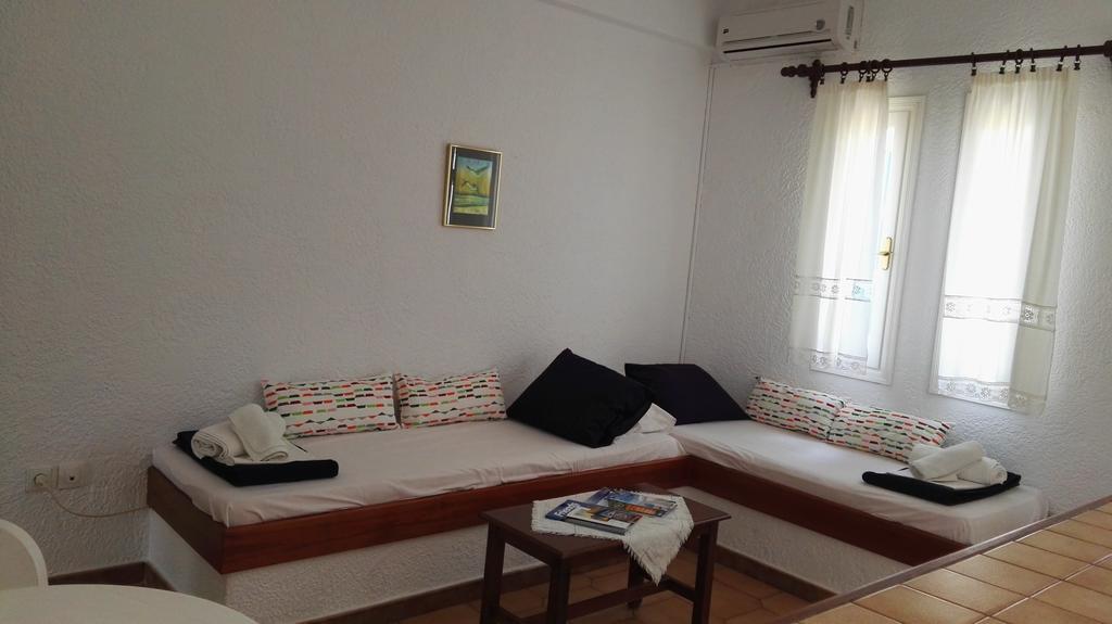 House Near Sea Apartment Gavrio