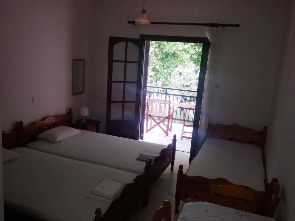 Paparizou Apartment *