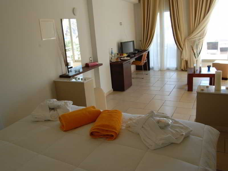 Antinea & Hotel