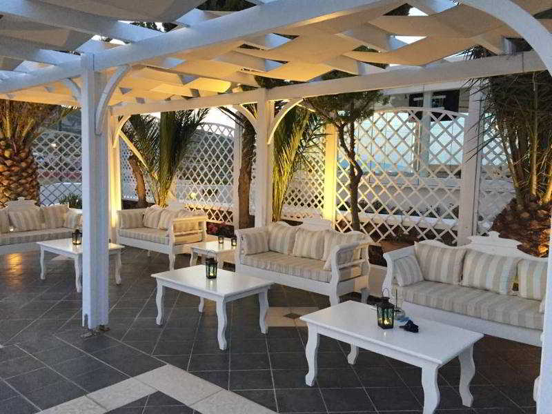 Milos Hotel 4*