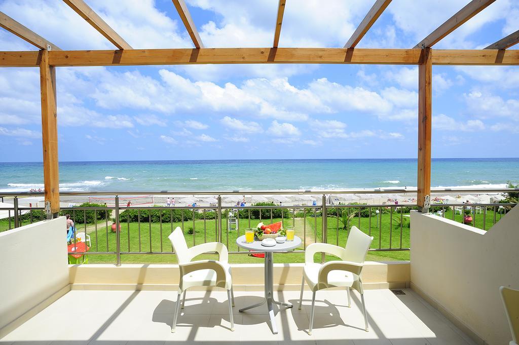 Maravel Star Art Hotel