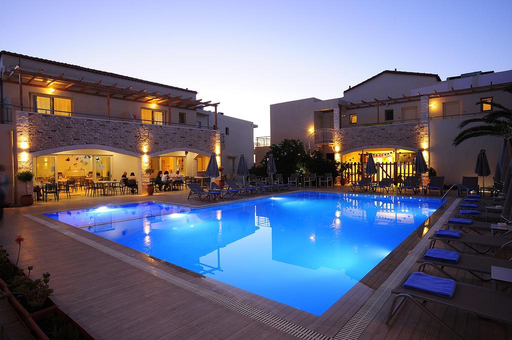 Maravel Star Art Hotel