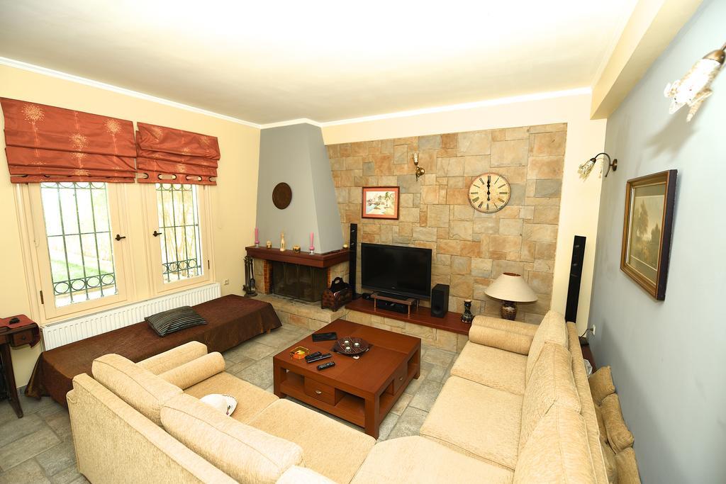 Antonia Beachfront Holiday home *