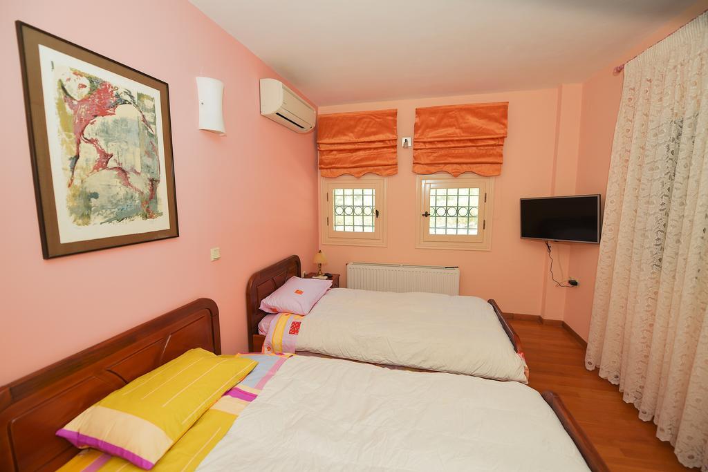 Antonia Beachfront *