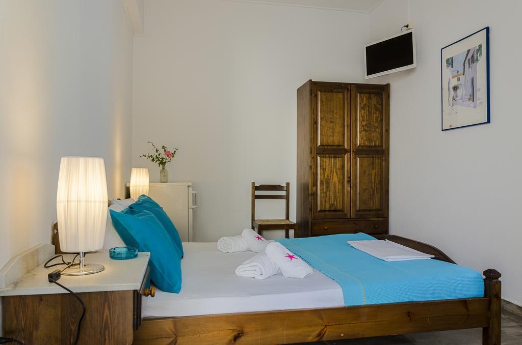 Angeliki's Parikia (Paros)