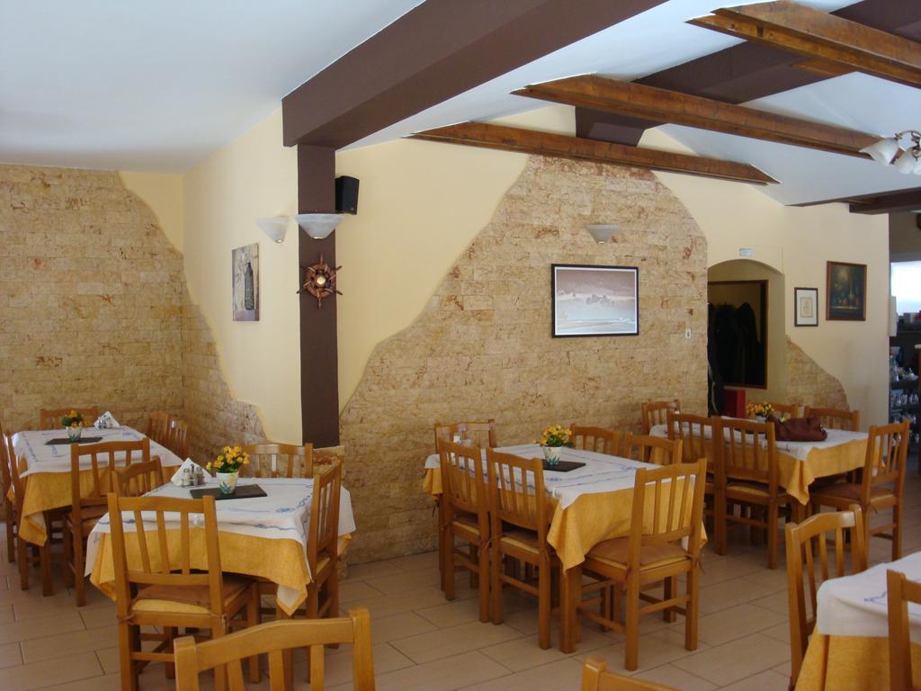 Megas Alexandros Hotel 2*