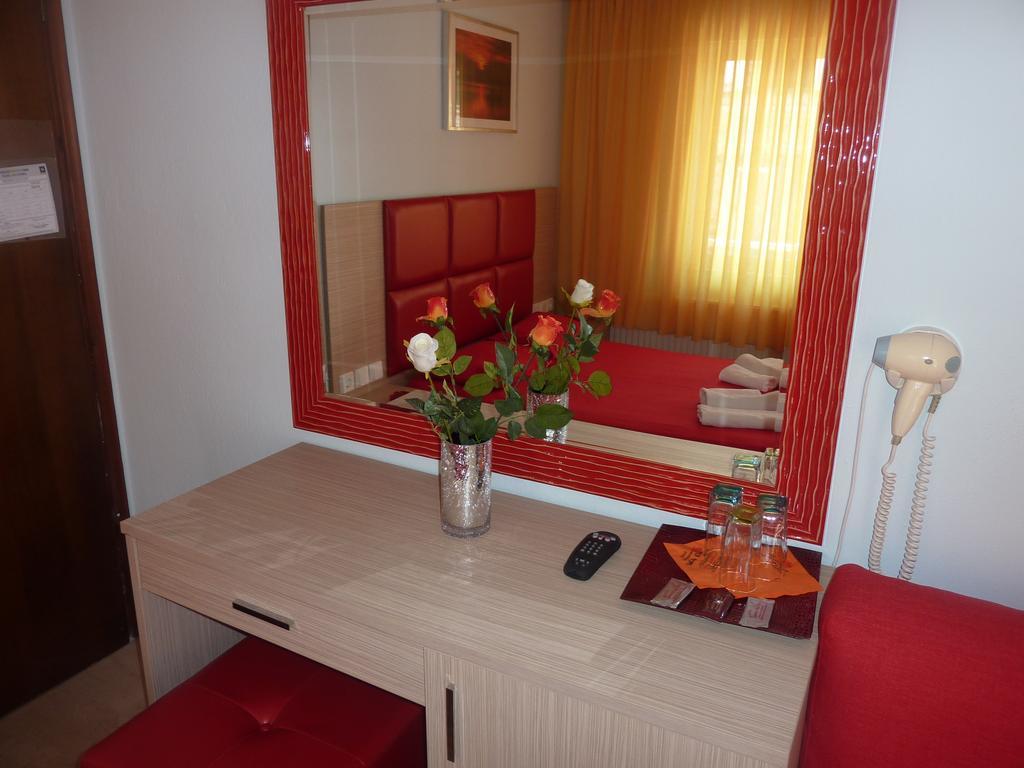 Hotel White Rose *