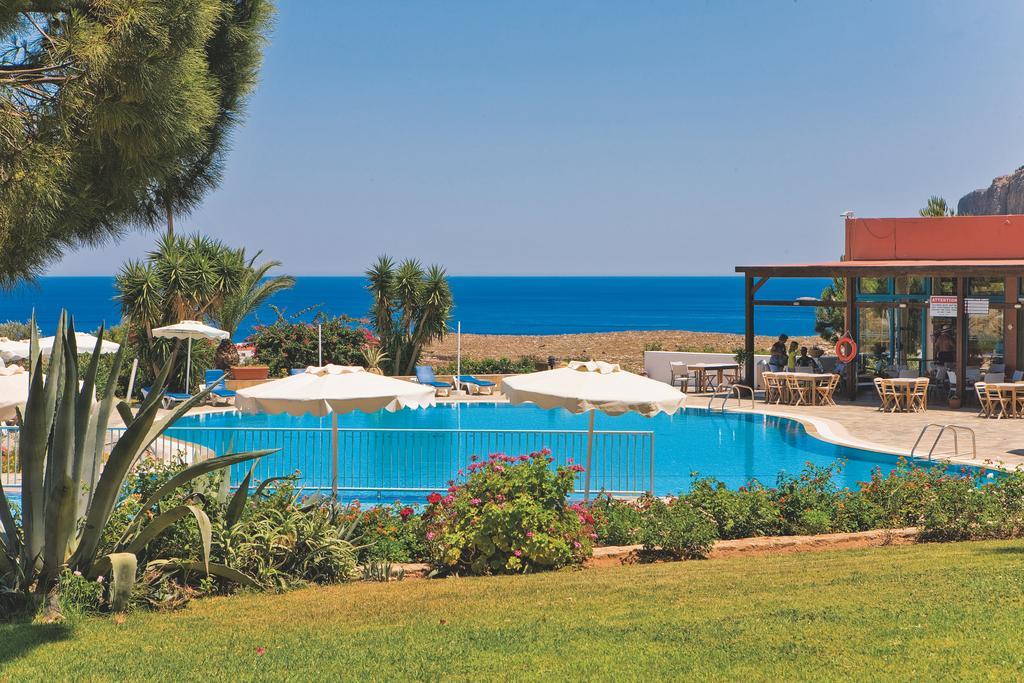 Di Hotel