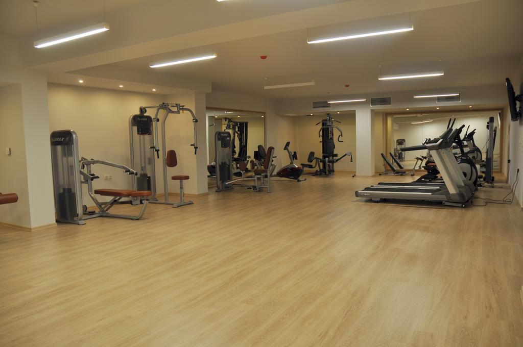 Artina Aparthotel 2*