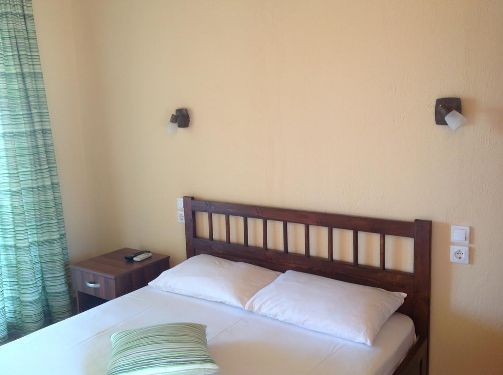 Elena Hotel 2*