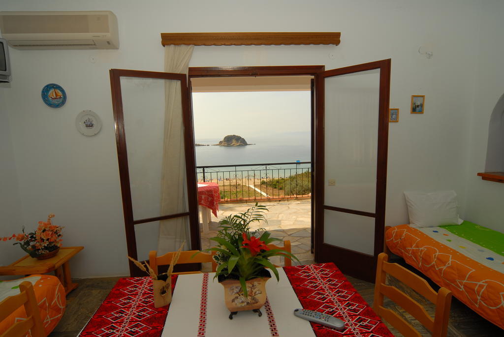 Aparthotel Zaharo And Lilian