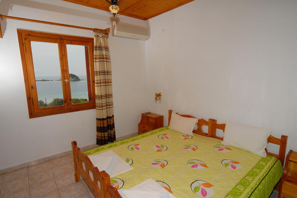 Aparthotel Zaharo And Lilian