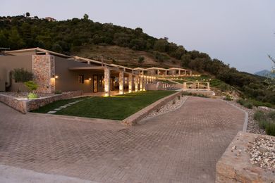 Elimnion Hotel