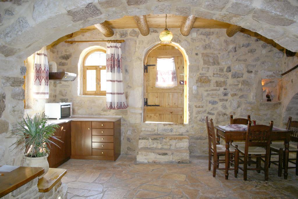 Traditional Stone 3* Vafes