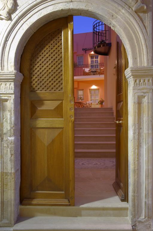 Casa Moazzo And Rethymno (Crete)