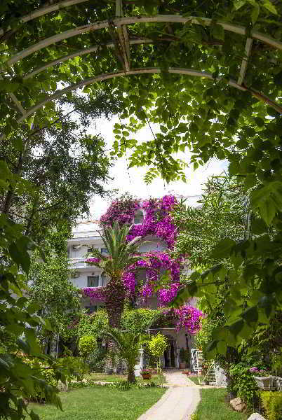 Club Iliochari Hotel 3*