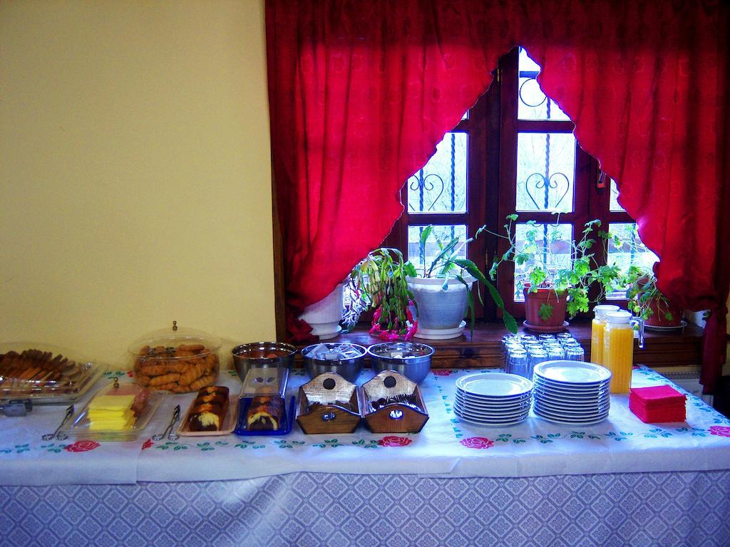 Manis Hotel