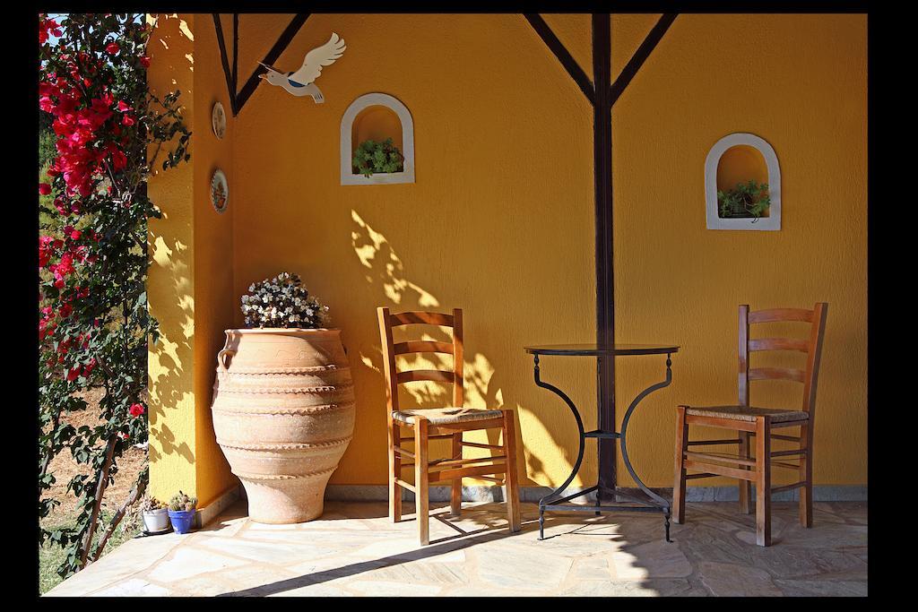 Guest house Mando Beachfront 3*
