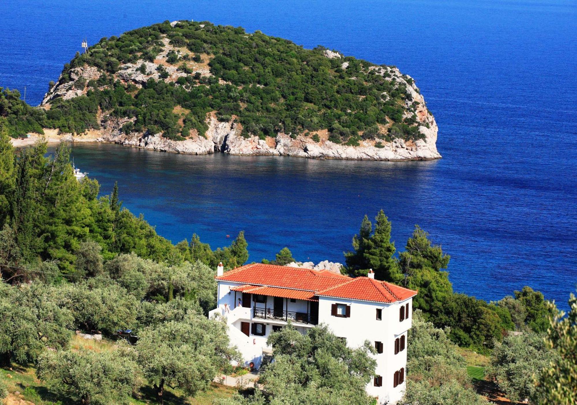 Mando Beachfront 3*