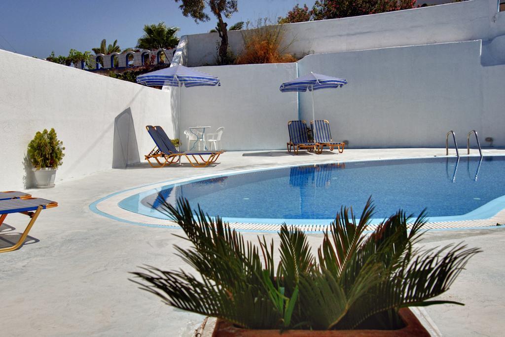 Pelekanos 2* Karterados (Santorini)