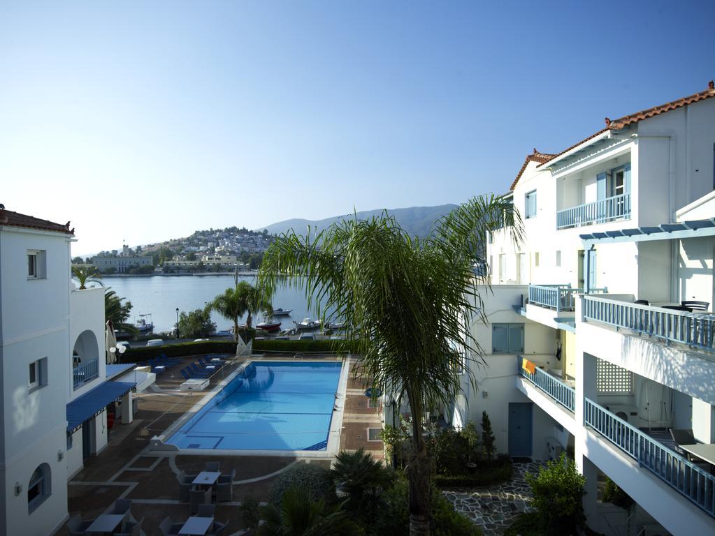 Nikis Village Aparthotel 3*