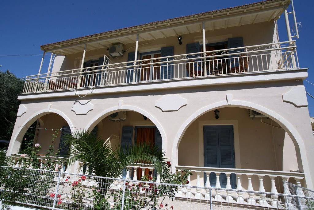 Panayota Apartment *