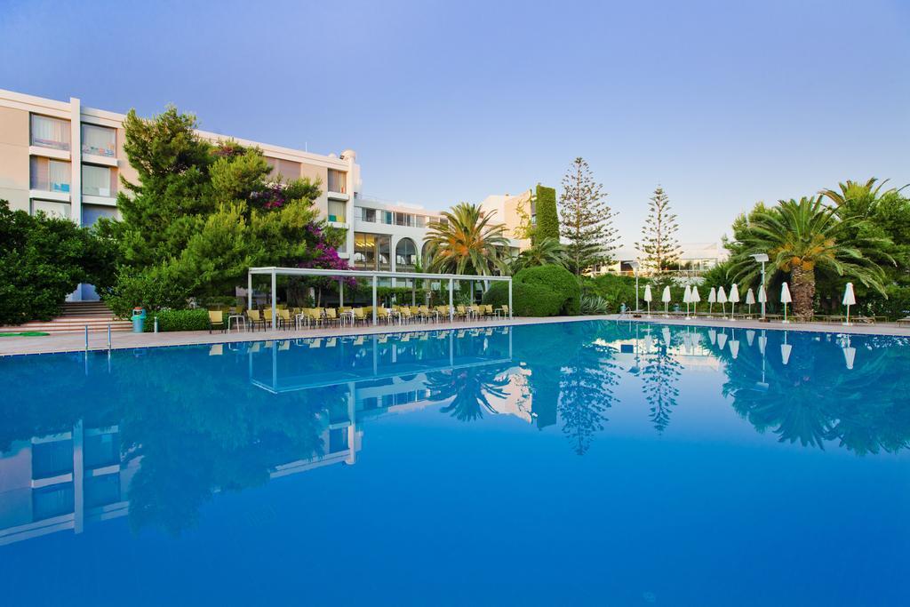 Caravia Resort