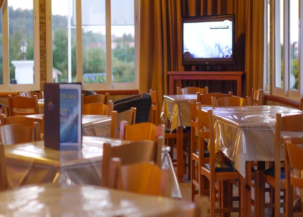 Tria Adelphia Aparthotel