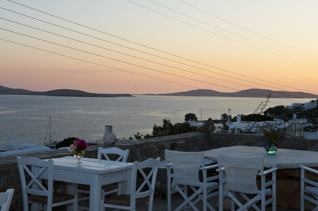 Voula & 4*