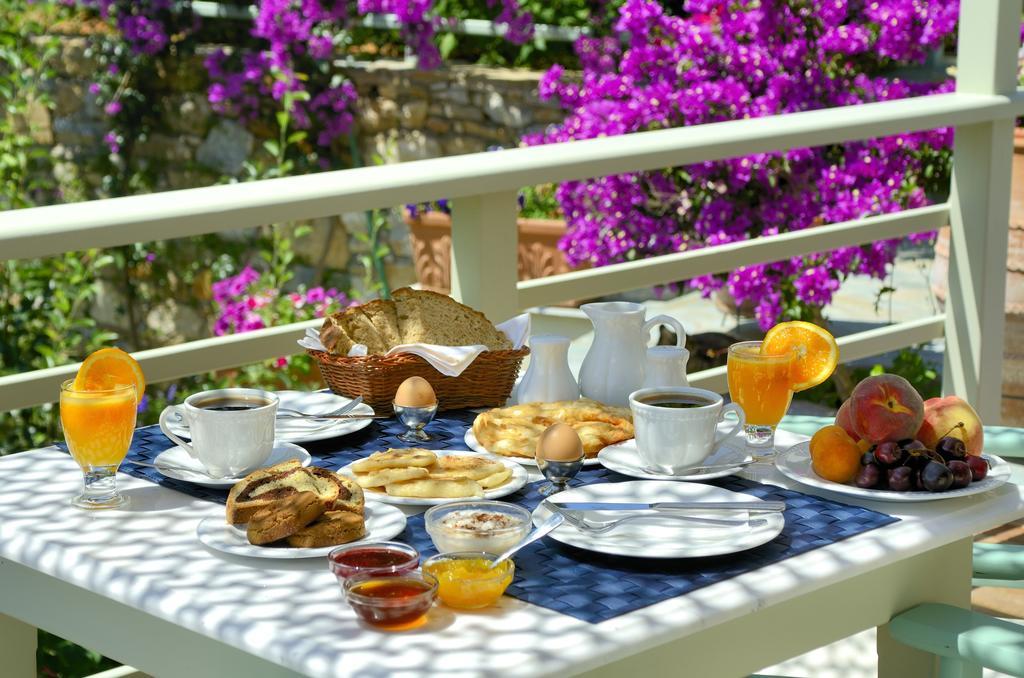 Konstantina Studios Alonnisos Town