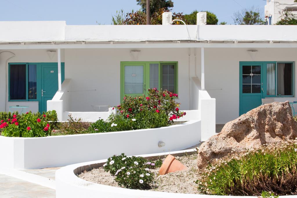 Parasporos Village Aparthotel Adamantas (Milos)