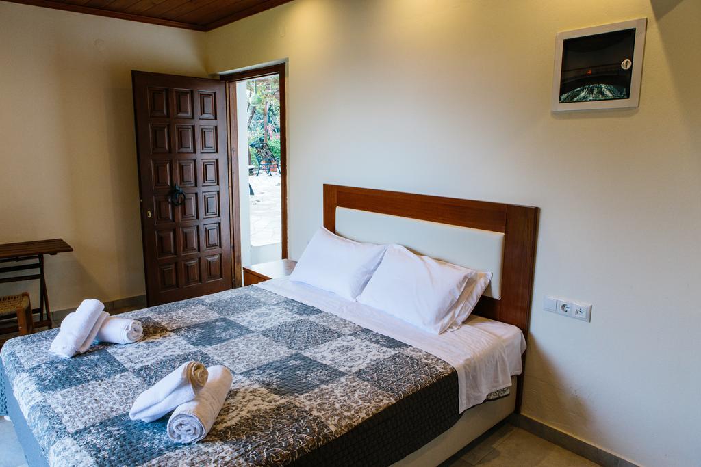 To Mpalkoni Guest house 3*