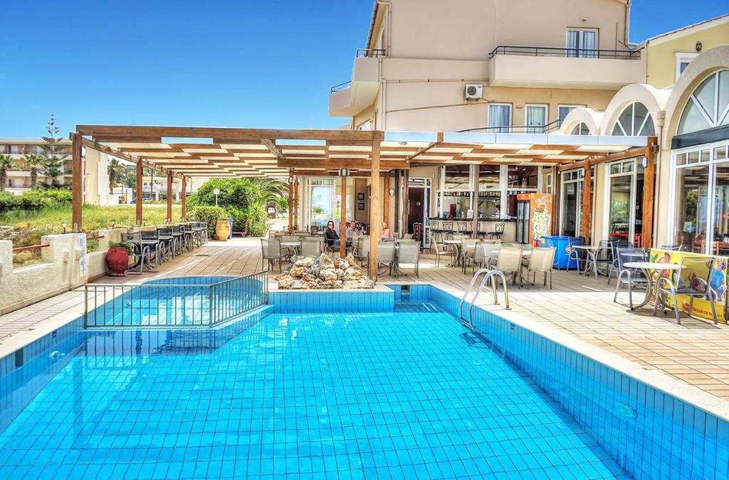 Seafront Aparthotel 3*